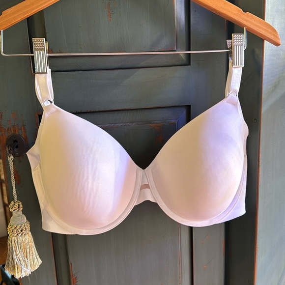 NWOT Warners White 38D Smooth Cup Bra - Picture 1 of 6